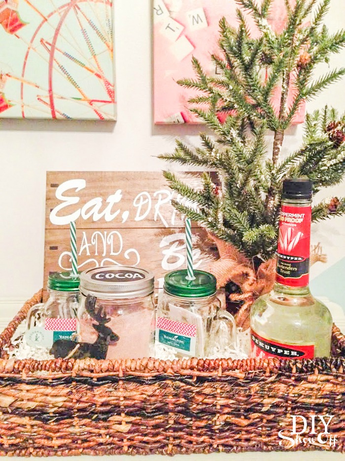 baby it's cold outside holiday gift set idea @diyshowoff