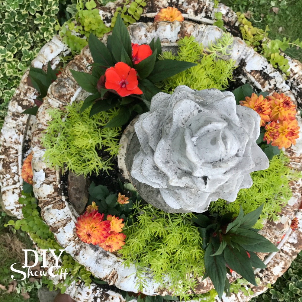 What a treasure! Check out this beautiful cast iron flower fountain in all of her chippy glory! @diyshowoff