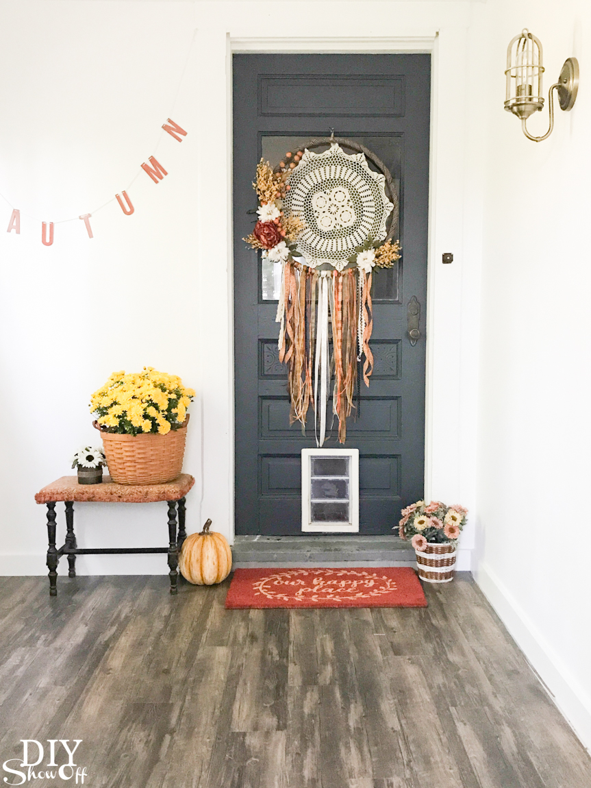 DIY fall autumn dreamcatcher door decor wreath @diyshowoff