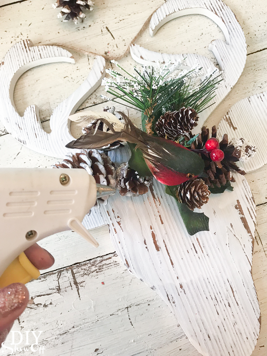 DIY holiday handmade gift idea - personalized flower crown Christmas reindeer decor @diyshowoff #michaelsmakers