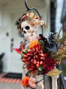 Easy DIY halloween floral skeleton decor tutorial